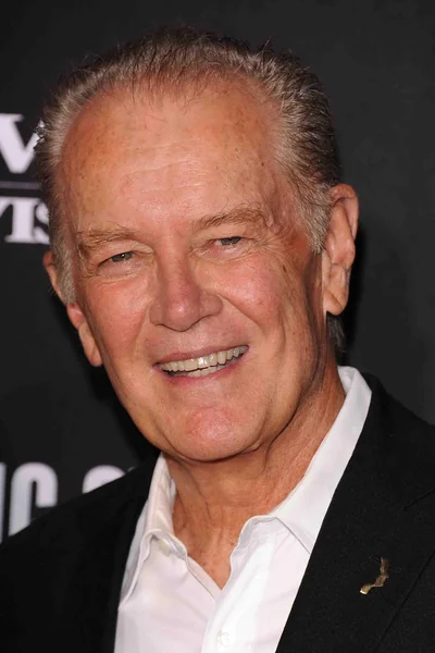 Bruce Gray