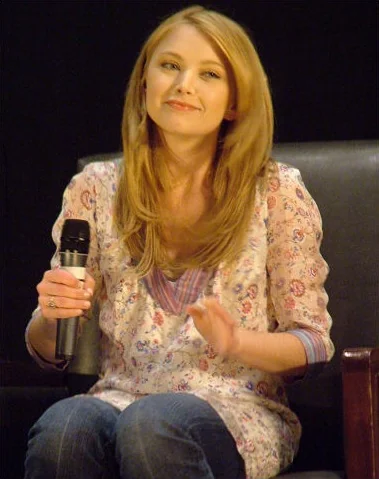 Elisabeth Harnois