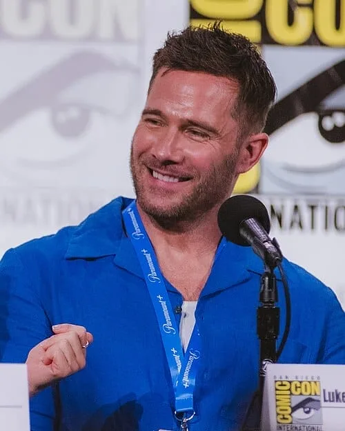 Luke Macfarlane