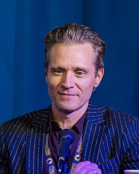 Seamus Dever